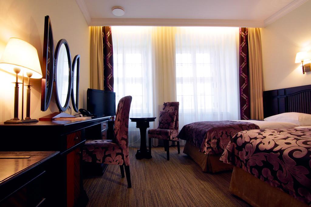 Brovaria Hotel Poznan Room photo